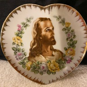 ANTIQUE 1940s OR EARLIER JESUS PORCELAIN HEART SHAPE GOLD TRIM PLATE ❤️🙏